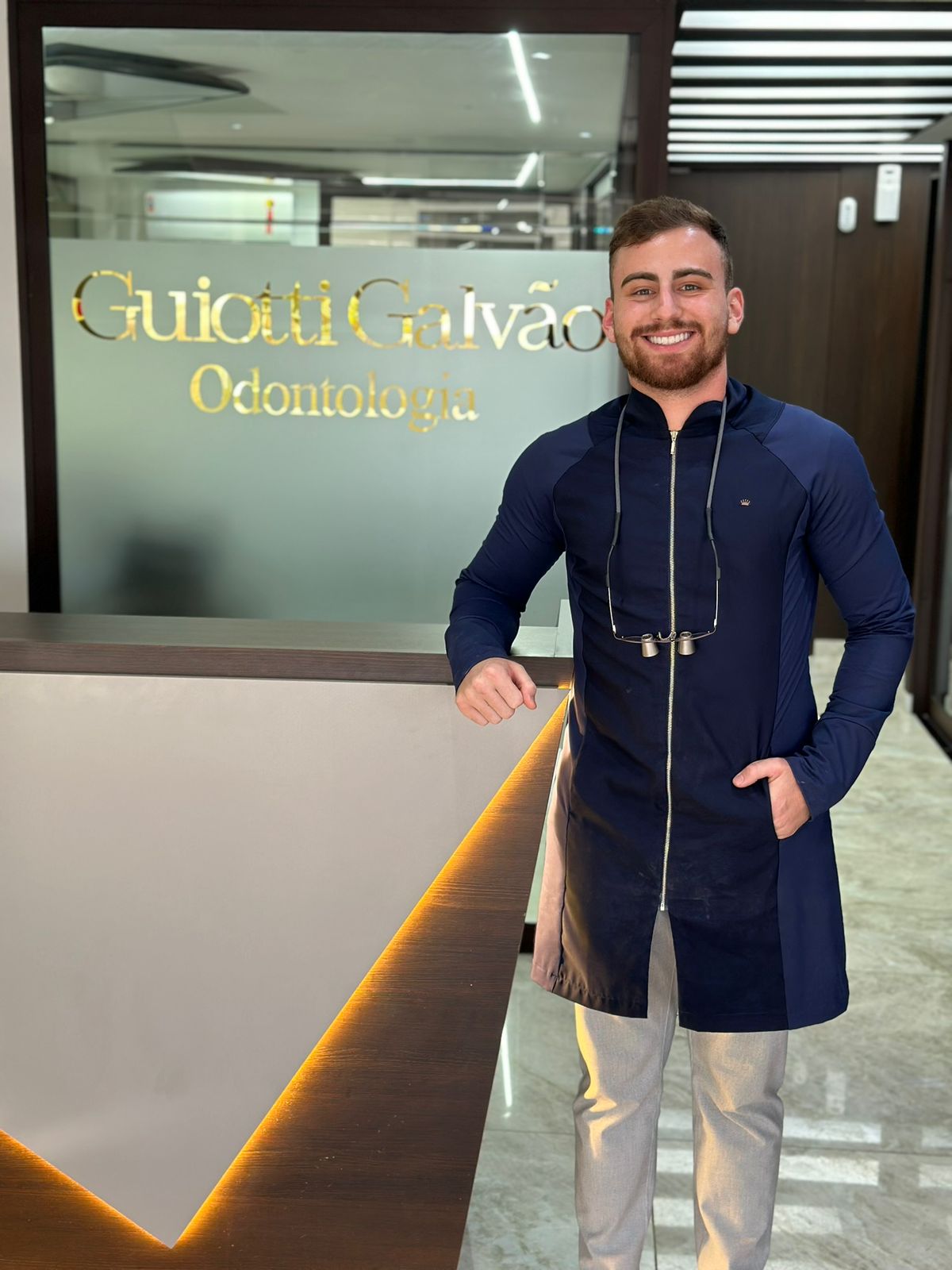 Adriano Guiotti - Background